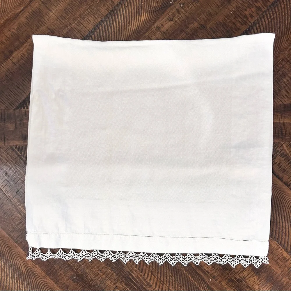 Vintage Table Runner Dresser Scarf Off White Crochet Scalloped Edges‎ Cotton